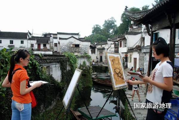 　　9月13日，座落在婺源縣秋口鎮(zhèn)李坑村“小橋、流水、人家”創(chuàng)作寫生基地的李坑章文灑店農(nóng)家樂。
